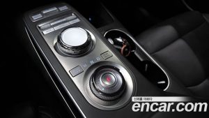 Genesis GV70 2.5T Бензин 2WD 2024 года из Южной Кореи