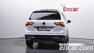 Volkswagen Tiguan 2.0 TSI Prestige 2023 года из Южной Кореи