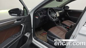 Volkswagen Tiguan 2.0 TSI Prestige 2023 года из Южной Кореи