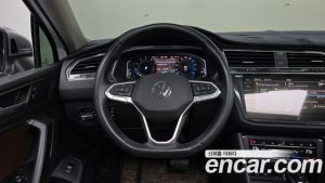 Volkswagen Tiguan 2.0 TSI Prestige 2023 года из Южной Кореи