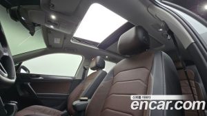 Volkswagen Tiguan 2.0 TSI Prestige 2023 года из Южной Кореи