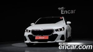 BMW 5-Series 520i Special Edition 2025 года из Южной Кореи