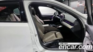 BMW 5-Series 520i Special Edition 2025 года из Южной Кореи