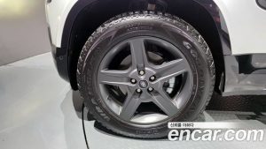 Land Rover Defender 110 D250 X- SE 2025 года из Южной Кореи