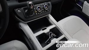 Land Rover Defender 110 D250 X- SE 2025 года из Южной Кореи