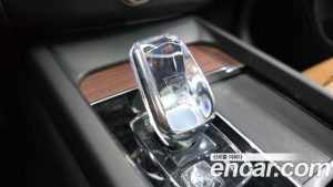 Volvo XC60 B6 ULTIMATE Bright 2024 года из Южной Кореи