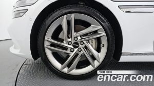 Genesis G80 Бензин 2.5 Turbo AWD 2025 года из Южной Кореи