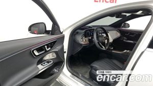 Mercedes-Benz E-Class E350e 4MATIC 2025 года из Южной Кореи