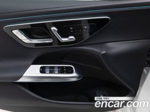 Mercedes-Benz E-Class E220d 4MATIC Exclusive 2025 года из Южной Кореи