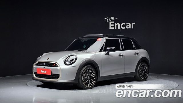 Mini Cooper 5Door Favoured 2025 года из Кореи