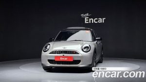 Mini Cooper 5Door Favoured 2025 года из Южной Кореи