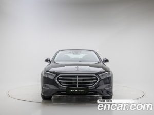 Mercedes-Benz E-Class E220d 4MATIC Exclusive 2025 года из Южной Кореи