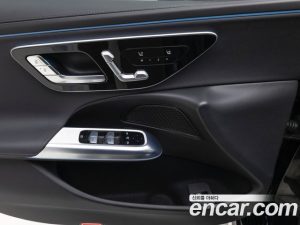 Mercedes-Benz E-Class E220d 4MATIC Exclusive 2025 года из Южной Кореи