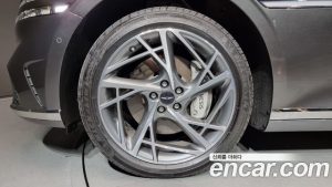 Genesis G90 Бензин 3.5 Turbo AWD 2025 года из Южной Кореи