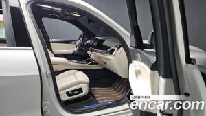 BMW X7 xDrive 40i M Sport 6 2024 года из Южной Кореи