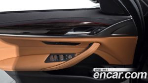 BMW 5-Series 520i Luxury 2023 года из Южной Кореи