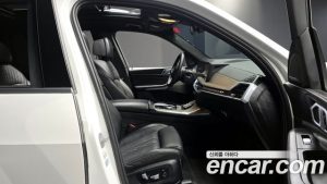 BMW X7 xDrive 40i Design Pure Excellence 6 2023 года из Южной Кореи
