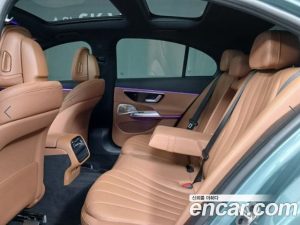 Mercedes-Benz E-Class E300 4MATIC Exclusive 2025 года из Южной Кореи
