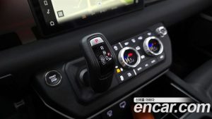 Land Rover Defender 110 D250 SE 2023 года из Южной Кореи