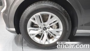 Genesis GV70 2.5T Бензин 2WD 2025 года из Южной Кореи