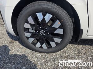 Hyundai Staria 4WD Lounge 7-Seater 2025 года из Южной Кореи