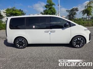 Hyundai Staria 4WD Lounge 7-Seater 2025 года из Южной Кореи