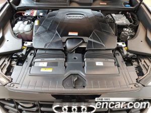 Audi Q8 55 TFSI 4WD Premium 2023 года из Южной Кореи