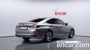Lexus ES Executive 2025 года из Южной Кореи