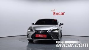 Lexus ES Executive 2025 года из Южной Кореи
