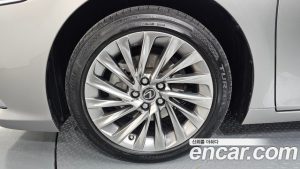 Lexus ES Executive 2025 года из Южной Кореи