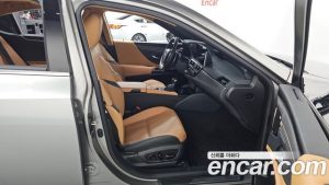 Lexus ES Executive 2025 года из Южной Кореи