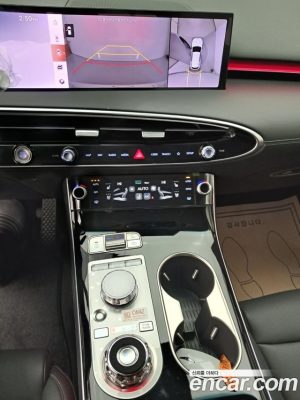 Genesis GV70 2.5T Бензин 2WD 2026 года из Южной Кореи