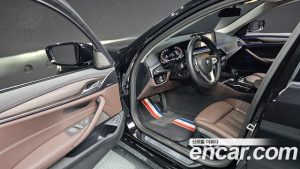 BMW 5-Series 530i Luxury 2023 года из Южной Кореи