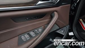 BMW 5-Series 530i Luxury 2023 года из Южной Кореи