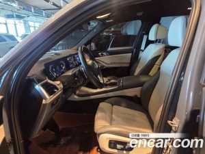 BMW X7 xDrive 40i M Sport 6 2023 года из Южной Кореи