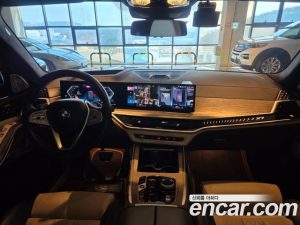 BMW X7 xDrive 40i M Sport 6 2023 года из Южной Кореи