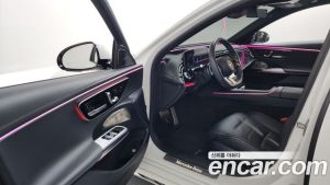 Mercedes-Benz E-Class E300 4MATIC AMG Line 2024 года из Южной Кореи