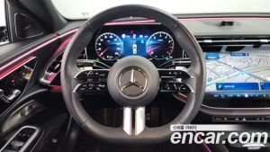 Mercedes-Benz E-Class E300 4MATIC AMG Line 2024 года из Южной Кореи