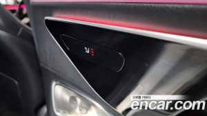 Mercedes-Benz E-Class E300 4MATIC AMG Line 2024 года из Южной Кореи