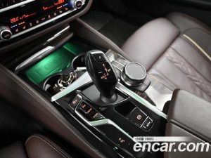 BMW 5-Series 523d Luxury 2023 года из Южной Кореи