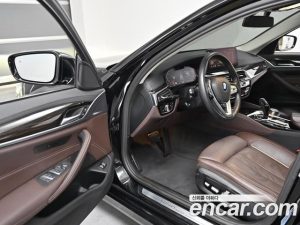 BMW 5-Series 523d Luxury 2023 года из Южной Кореи