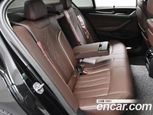 BMW 5-Series 523d Luxury 2023 года из Южной Кореи