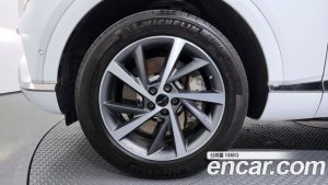 Genesis GV80 2.5T Бензин AWD 2024 года из Южной Кореи