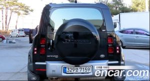 Land Rover Defender 110 D300 HSE 2022 года из Южной Кореи
