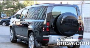 Land Rover Defender 110 D300 HSE 2022 года из Южной Кореи