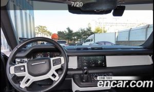 Land Rover Defender 110 D300 HSE 2022 года из Южной Кореи