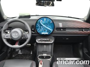 Mini Cooper Convertible JCW 2026 года из Южной Кореи