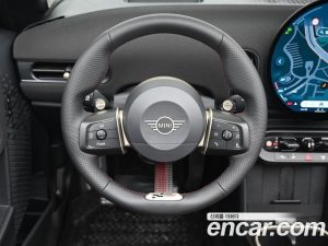 Mini Cooper Convertible JCW 2026 года из Южной Кореи