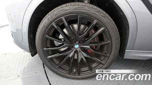 BMW X6 xDrive40d M Sport Online Exclusive 2025 года из Южной Кореи