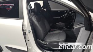 Kia Niro Prestige 2025 года из Южной Кореи